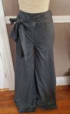 Gorgeous Woman's Gray Anthropologie Pants By Elevenses  Size 4 