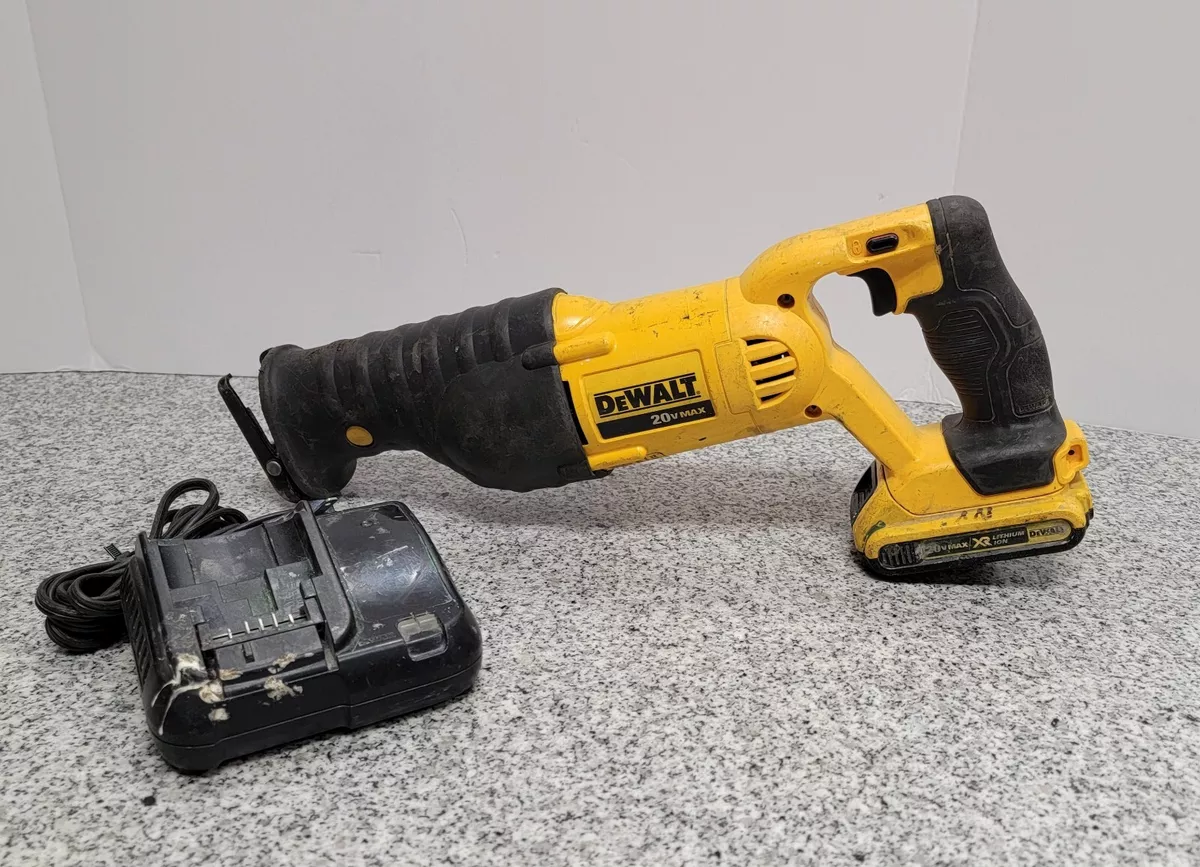 20V MAX* Cordless Reciprocating Saw Kit