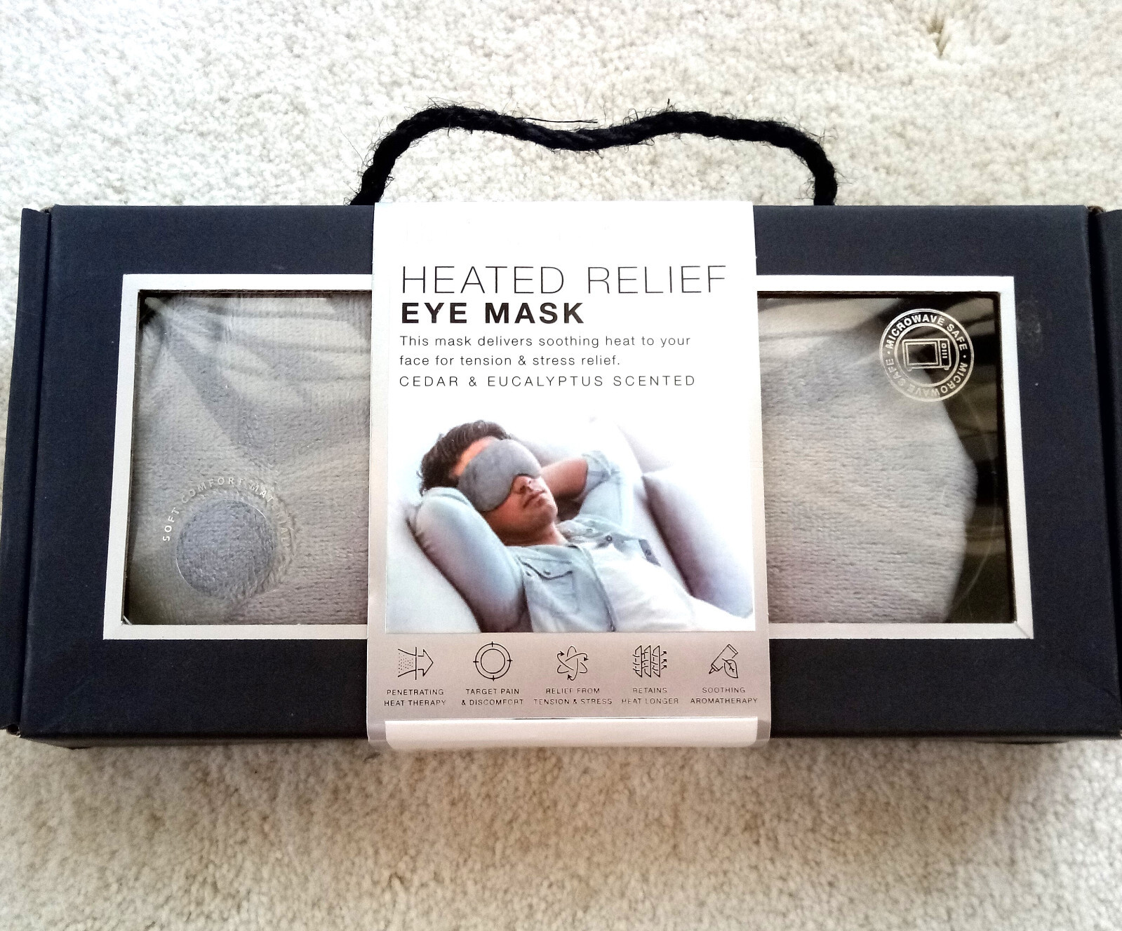Brookstone Heated Relief Eye Mask Cedar and Eucalyptus Aromatherapy