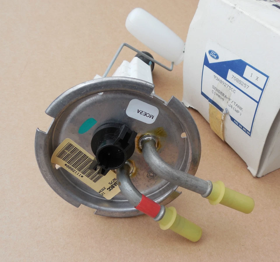 Gasolinera Ford Escort Kent Diesel 1.8 GHIA Ford Finis 7088257 - 93AB-9275-CC Foto 4 de 4