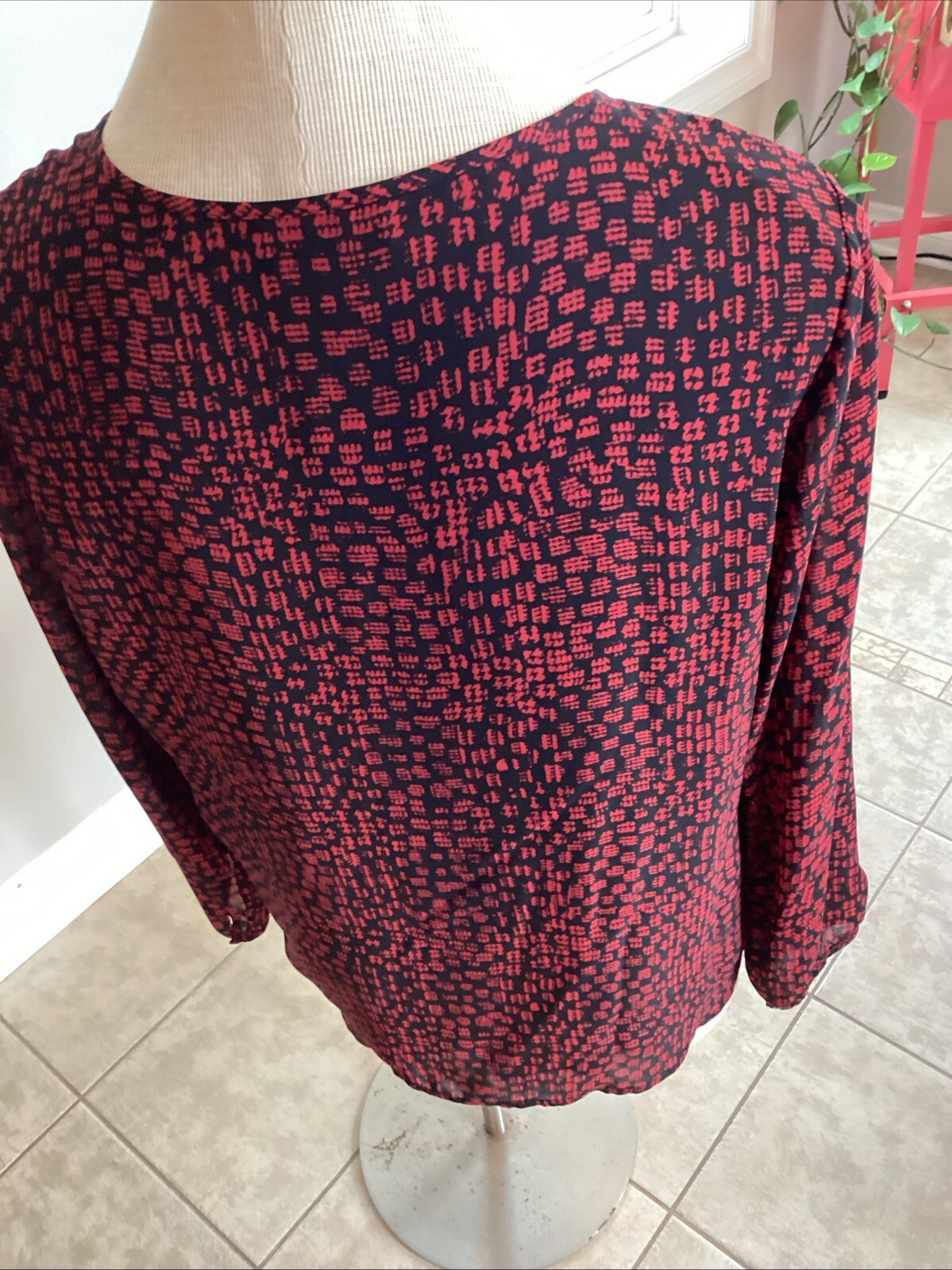 Coldwater Creek Poly Long Semi Sheer  Sleeve Line… - image 9