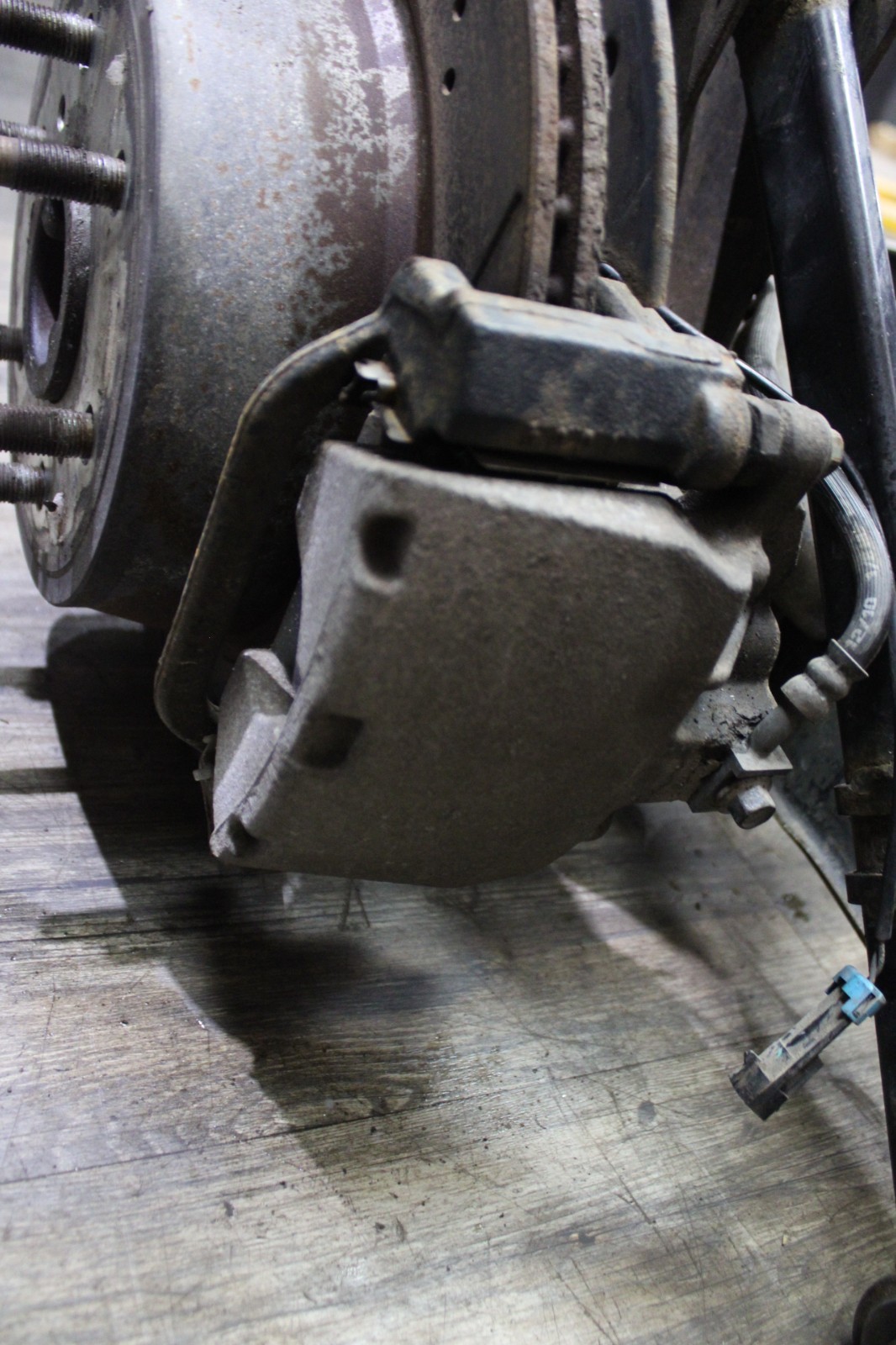 10-13 GM Suburban Complete Rear Differential Carrier Cradle Assembly 40047269B