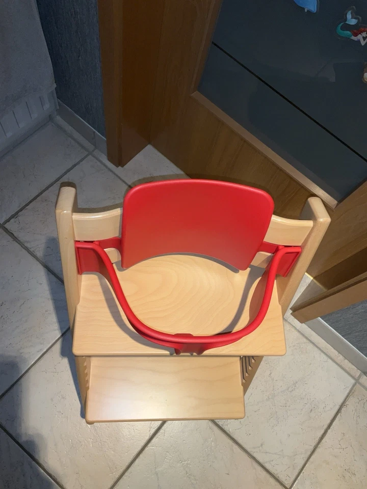 Stokke Tripp Trapp Hochstuhl, Naturfarbig Lasiertes Holz, Babyset In Rot - Bild 4 von 4