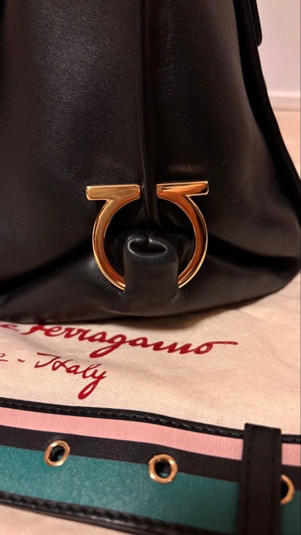 Salvatore Ferragamo Gancini Sofia Leather Shoulder Bag Black Authentic image 8