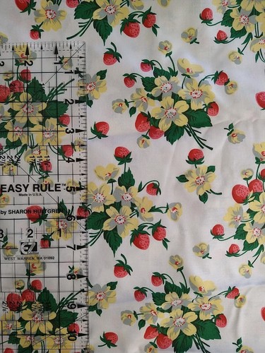 Verna Mosquera Fruta y Flor Strawberry Bouquet Fabric BTHY 18x44 Berries Floral - Picture 4 of 6