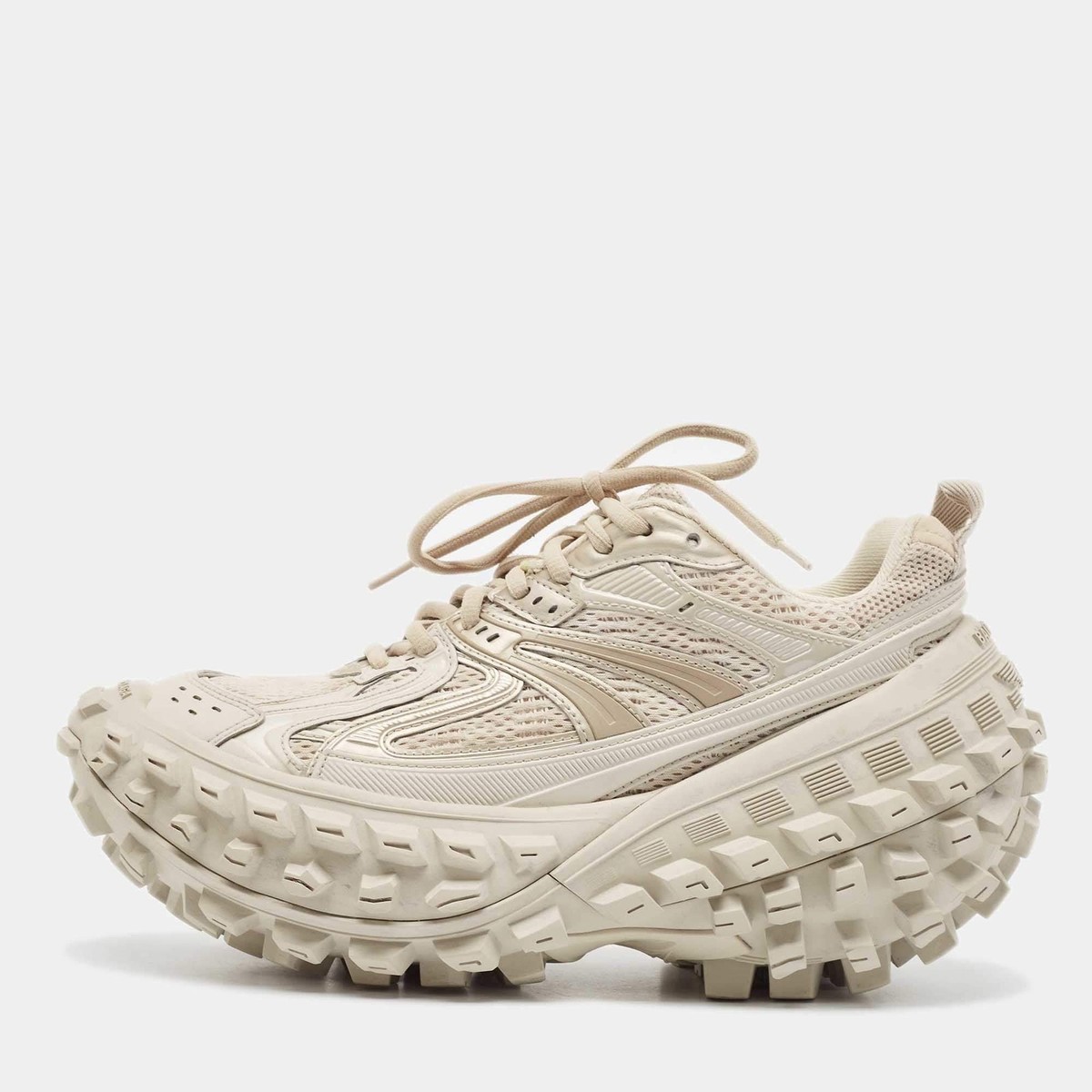 Balenciaga Defender Size 38 Beige Faux Leather and Mesh Low Top