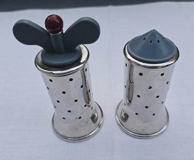 Original Alessi  Set Pfeffermühle + Salzstreuer Design Michael Graves - wie neu!
