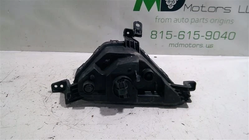 2020-2022 HYUNDAI ELANTRA LEFT HALOGEN TURN SIGNAL OEM 92302-F2 - Image 2 of 4