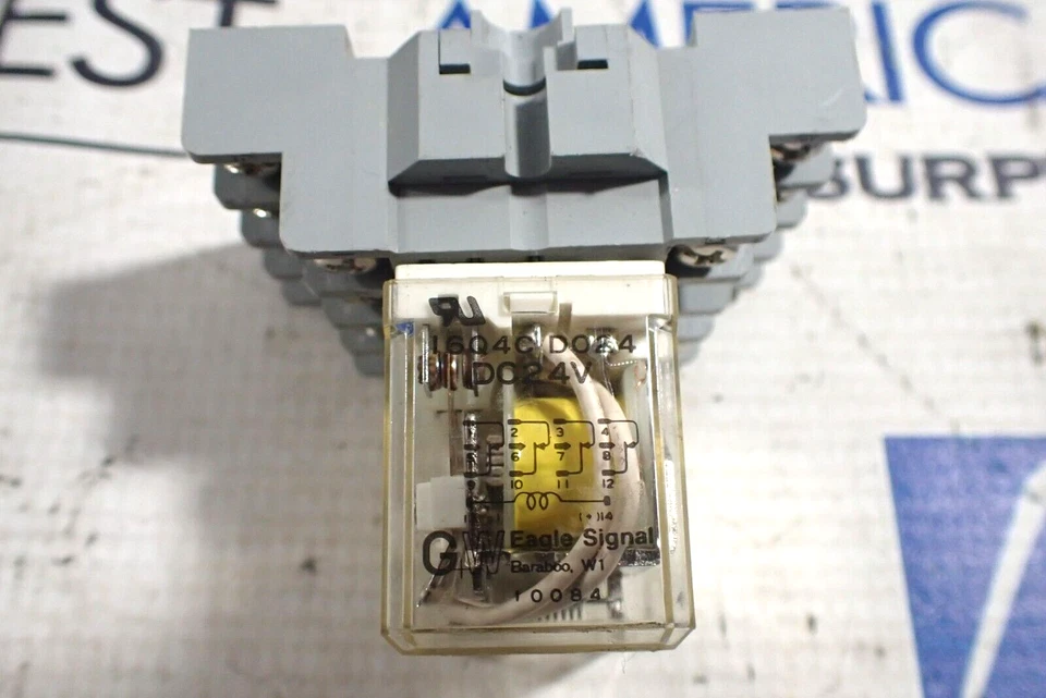 Eagle Signal 16Q4CD024 4 Pole Low Profile Relay Socket 24VDC Coil W 14 Port Base - Image 2 of 4