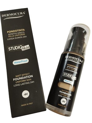 Dermocura 4V Foundation matt olivfarbenes Leder gleichmäßig und rein WATERPROOF