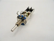 1K Linear Taper Potentiometer / Push On/Off Switch (LOT OF 4)
