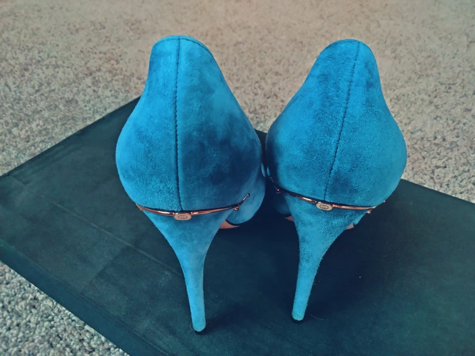 Gucci Women's Horsebit Pointed Toe Suede Pumps in Blue Size EU 39 - Image 2 of 4