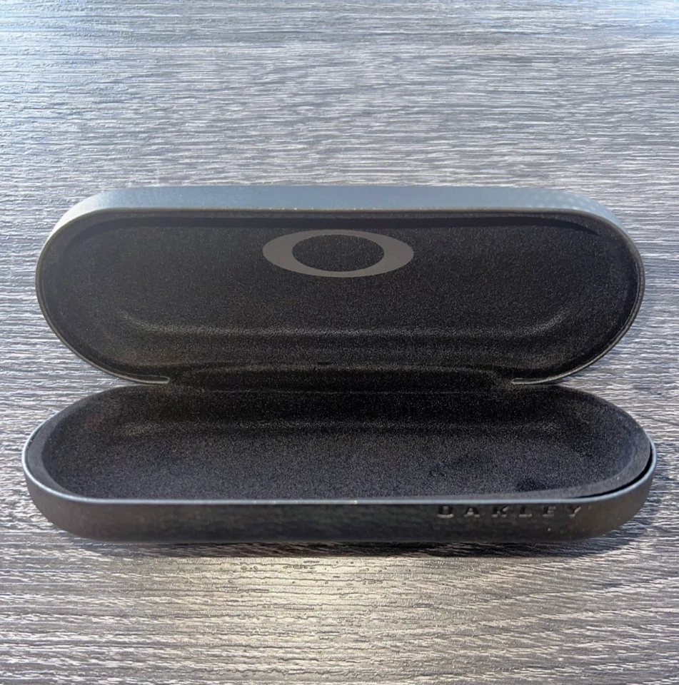 AUTÉNTICO ESTUCHE OAKLEY NEGRO NUEVO SOLO PARA GAFAS Y GAFAS DE SOL (VENDEDOR DE EE. UU.) Foto 2 de 4