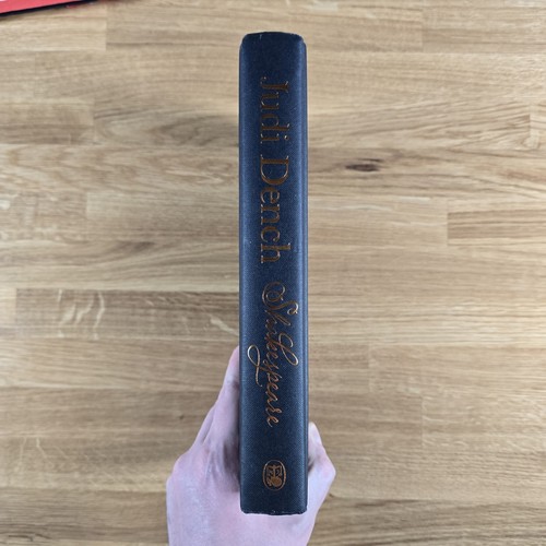 Shakespeare: The Man Who Pays The Rent by Judi Dench. Signed Hardback Book - Foto 17 di 18
