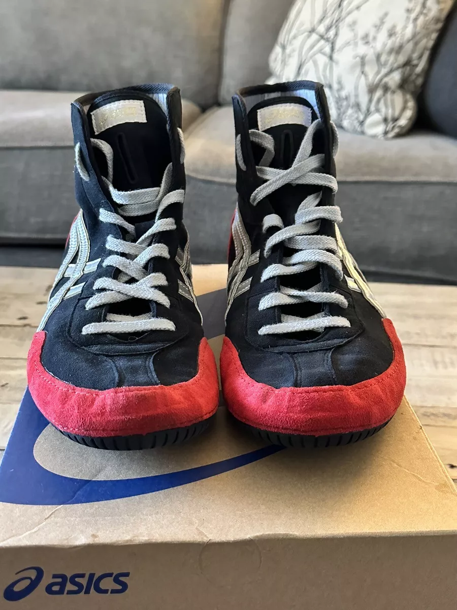 Asics wrestling top shoes 900