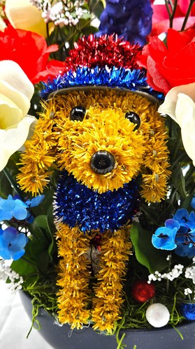 Independence Day Celebration Centerpiece: Patriotic Flowers in Dark Blue Bowl - 第 10/11 張圖片