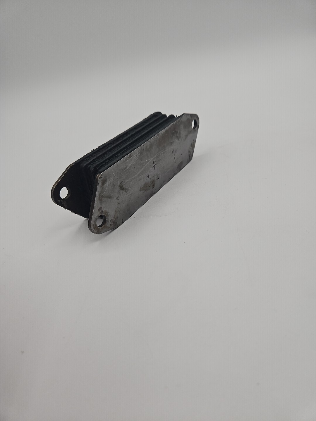 BENTLEY & ROLLS ROYCE FRONT ENGINE MOUNT (1 per car) (UR4639)