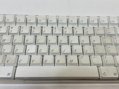 Apple Bluetooth Wireless Keyboard 1st Generation White A1016