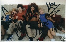 SPICE GIRLS Signed (by all 5) Photograph Geri / Mel C / Mel B / Emma / Victoria