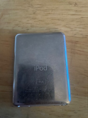 Apple 8GB Silver iPod Nano - A1236 for Parts Or Repair Only No Power - Picture 2 of 3