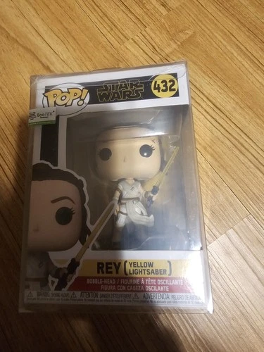 Funko Pop Star Wars Rey Yellow Lightsaber 432 Bobble Head Figure