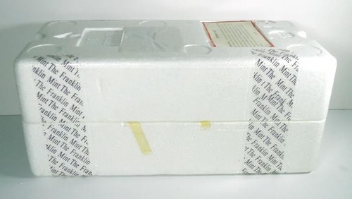 FRANKLIN MINT THE 1942 INDIAN 442 MOTORCYCLE 1:10 SCALE - FACTORY SEALED - Picture 7 of 7