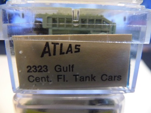 N - Atlas 2323 - Center Flow Tank Car, Gulf SHPX 52463 LN / Rapido - Picture 2 of 2
