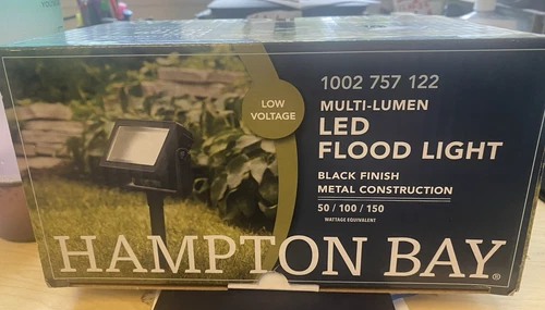 BRAND NEW 1002 757 122 HAMPTON BAY LED FLOOD LIGHT  BLACK FINISH