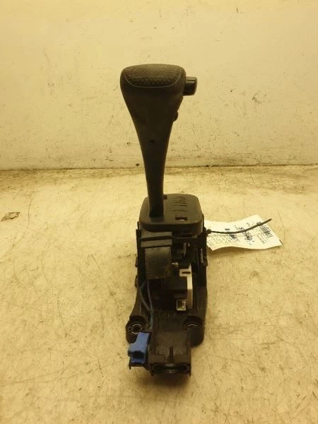 2002 TOYOTA RAV4 L FWD AUTOMATIC TRANSMISSION SHIFTER ASSEMBLY  - Image 3 of 4