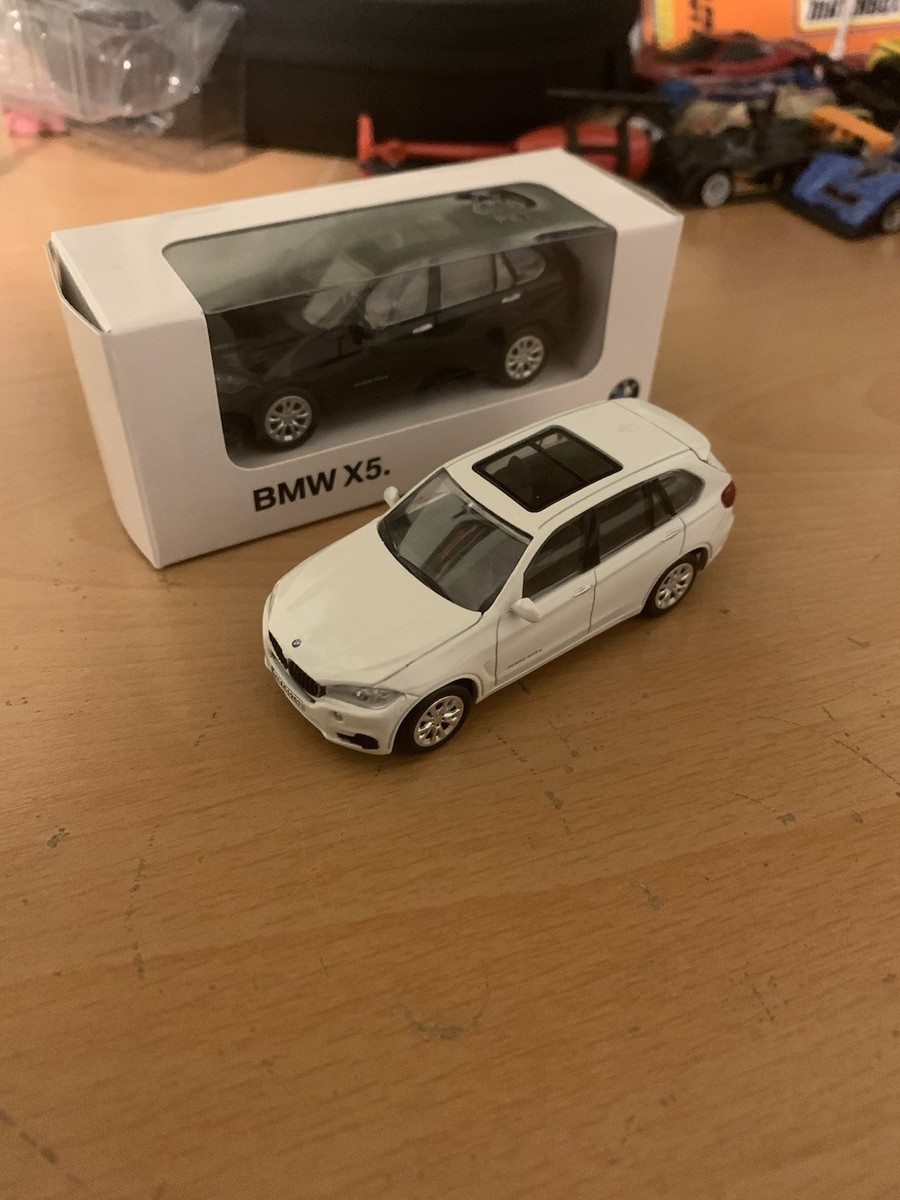 1/64 Rare Lot of 2 BMW X5 F15 Red and White Rare Dealer Editions