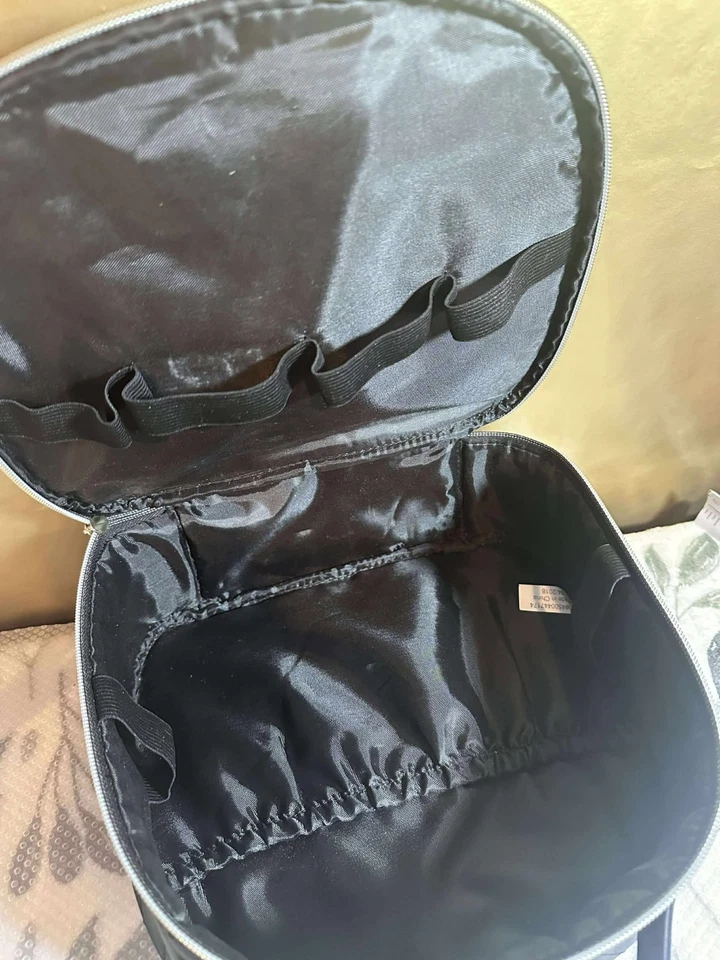 Modella Black Quilted Cosmetic Toiletry Travel Bag – Stylish Organizer Case - Image 3 of 4