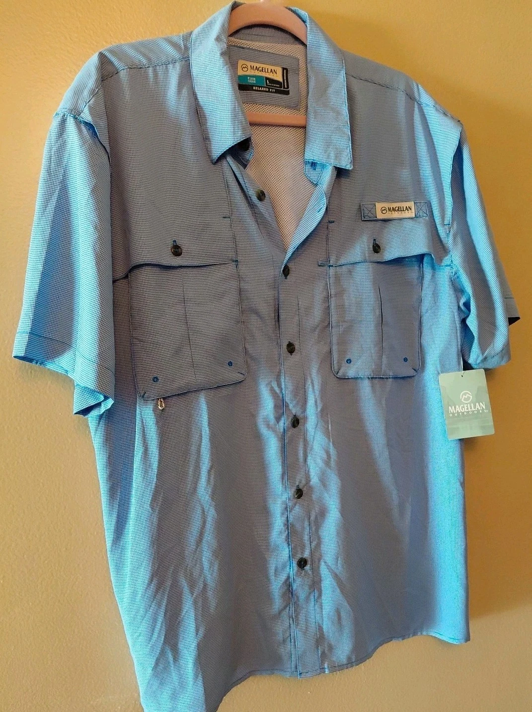 Magellan Outdoors Mens Light Blue Plaid Fishing Shirt Lg UPF50 Relaxed Fit NWT