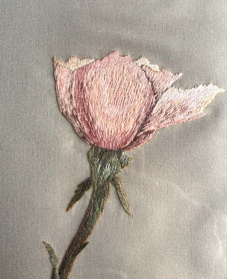 De Colección Seda Aguja Tallo Rosa Flor Bordado Enmarcado 10.5" X 8.5"" Foto 4 de 4