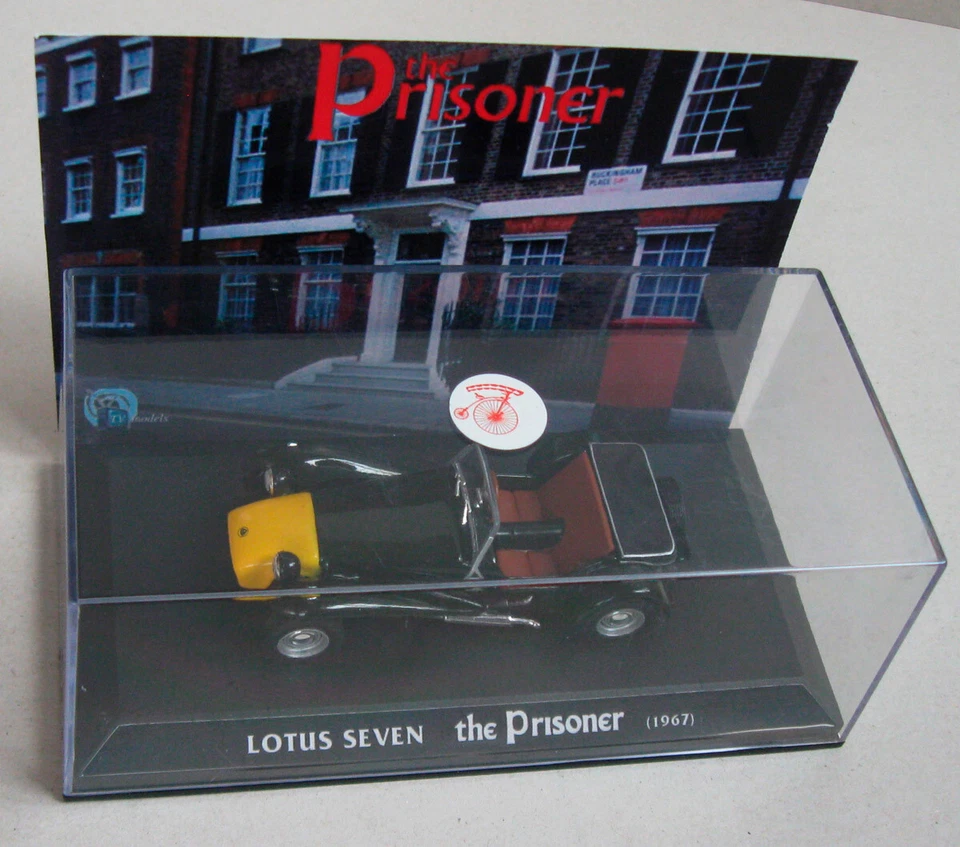 "THE PRISONER" LOTUS SEVEN WITH BASE AND PLASTIC SHELL - MINT - RARE COLLECTIBLE - Immagine 2 di 4