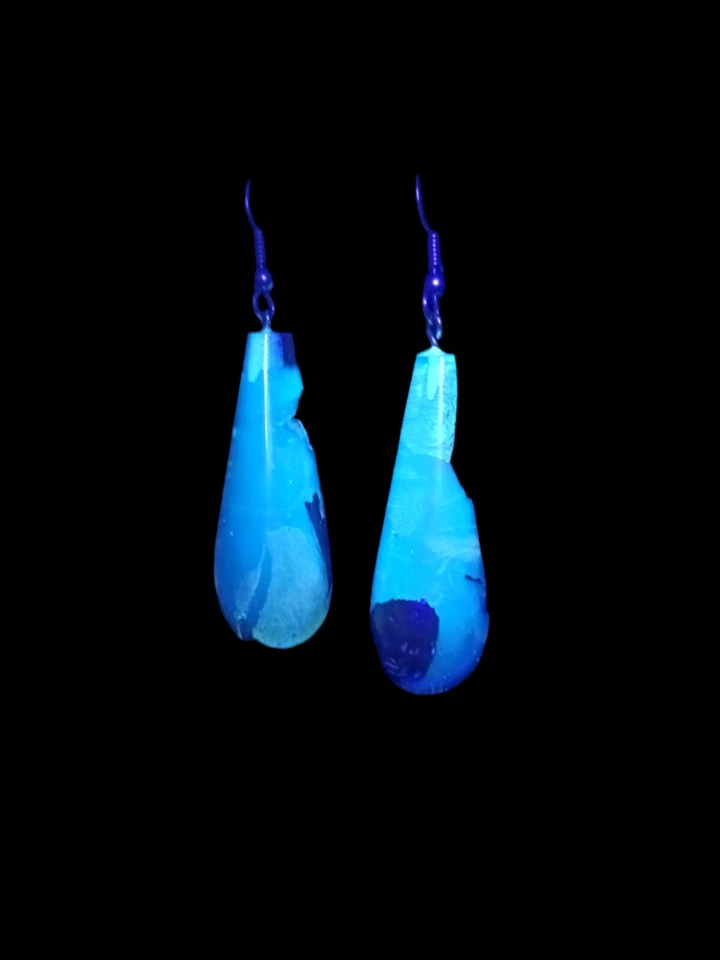 Elongated Amber Earrings Silvertone 2 Inch Drop With Floaters Read Full - Image 4 of 4