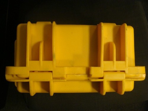 Invicta 3 Slot Watch Case Yellow DC3YEL Collector Case/ Watch Impact Resistant - Picture 6 of 9