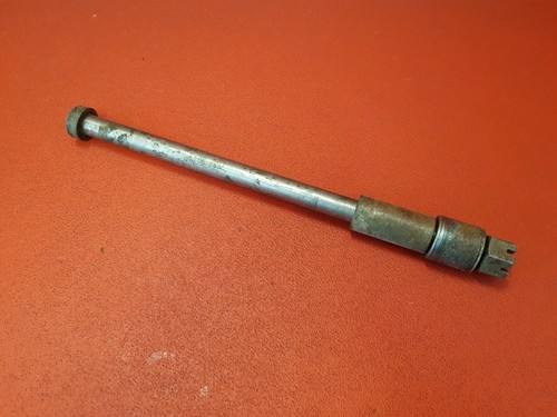 SUZUKI GN250 BJ 1989 Hinterachse Achse hinten gebraucht