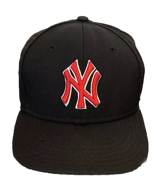 New York Yankees Black w/ Red Logo New Era 7 5/8 Fitted New York Yankees Black w/ Red Logo New Era 7 5/8 Fitted