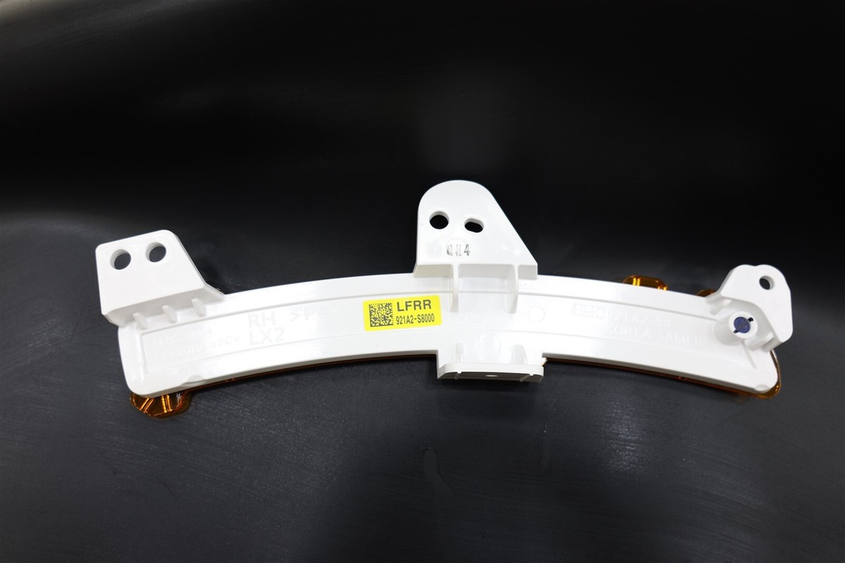 NEW OEM Front Right Side Marker Reflector 921A2S8000 for Hyundai