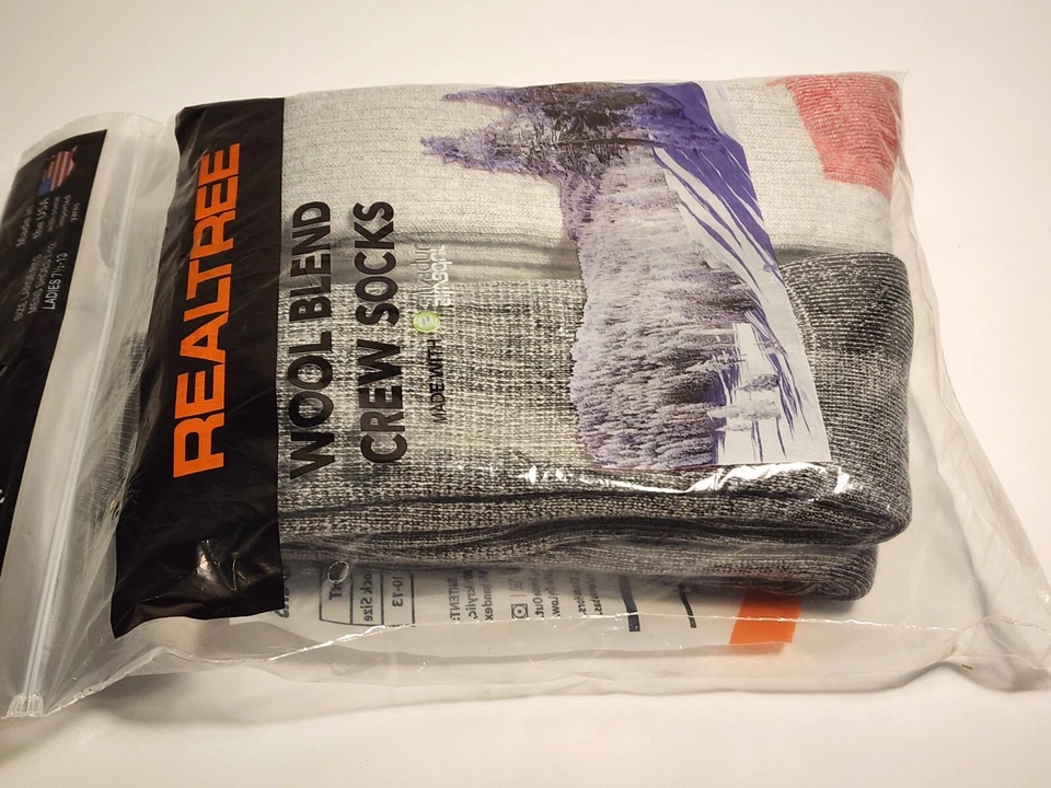 RealTree Wool Blend Crew Socks 4 Pair size Large, NIP - Image 3 of 3