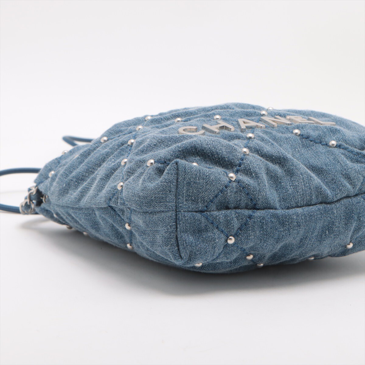Chanel Chanel 22 mini Denim Chain Shoulder Bag Blue Silver Chanel Chanel 22 mini Denim Chain Shoulder Bag Blue Silver