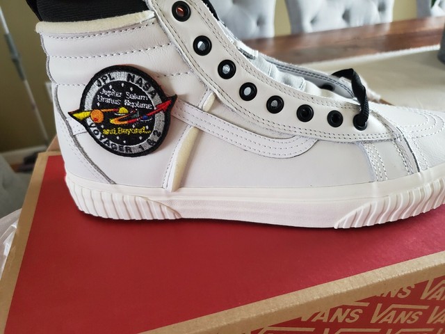 vans nasa mens