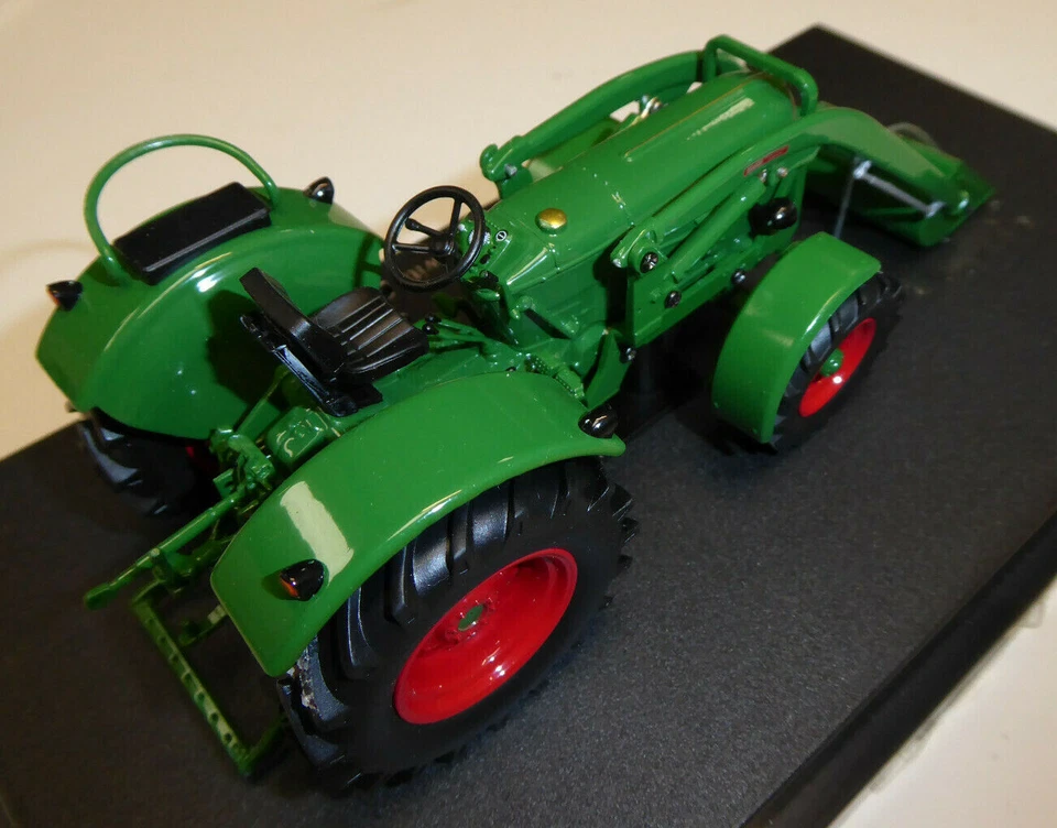 Model Tractor DEUTZ D60 05 WITH FRONT LOADER 1/32nd Scale By Universal Hobbies - Image 2 of 4