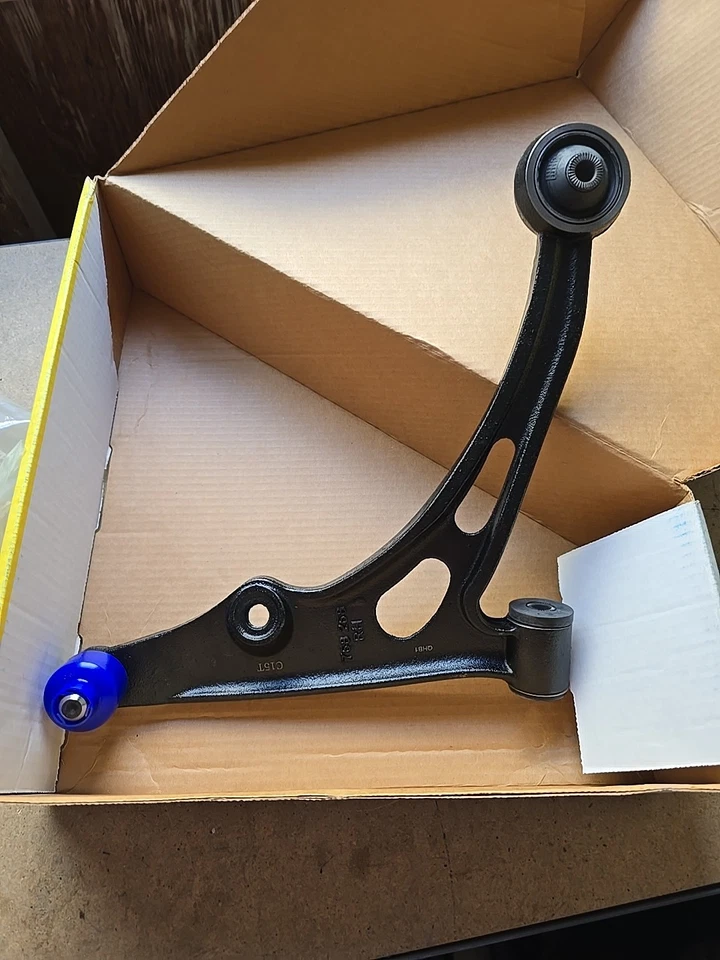 Brazo de control de suspensión y rótula Moog para 02-03 Suzuki Aerio RK621248 Foto 2 de 4