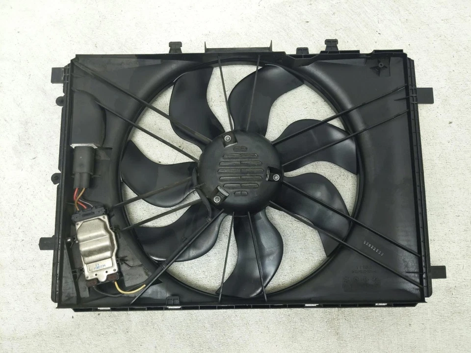 Mercedes-Benz E350 2006-2016 ventilador de radiador motor y cubierta 204-906-68 *3,5 L tracción trasera Foto 4 de 4