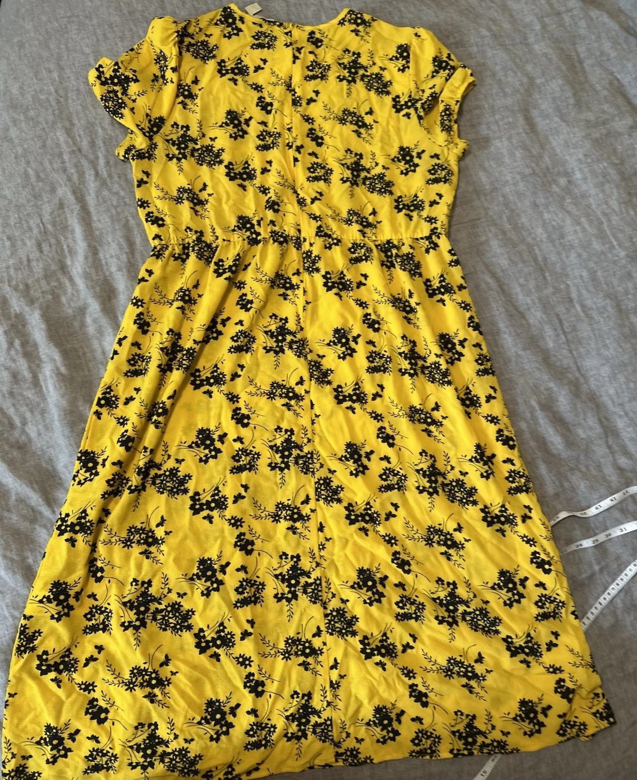 Abito Michael Kors aderente e svasato nero giallo stampa botanica crepe donna plissettato L