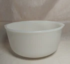 Vintage Glasbake Sunbeam Mixing Bowl Pour Milk Glass 19CJ Mixmaster 9.25" x 5"