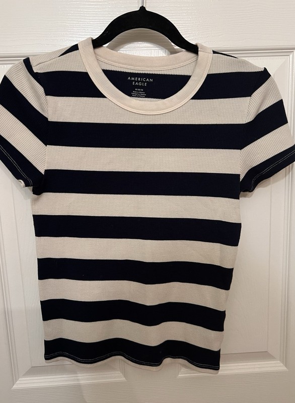 Women’s American Eagle Shirt Size Medium