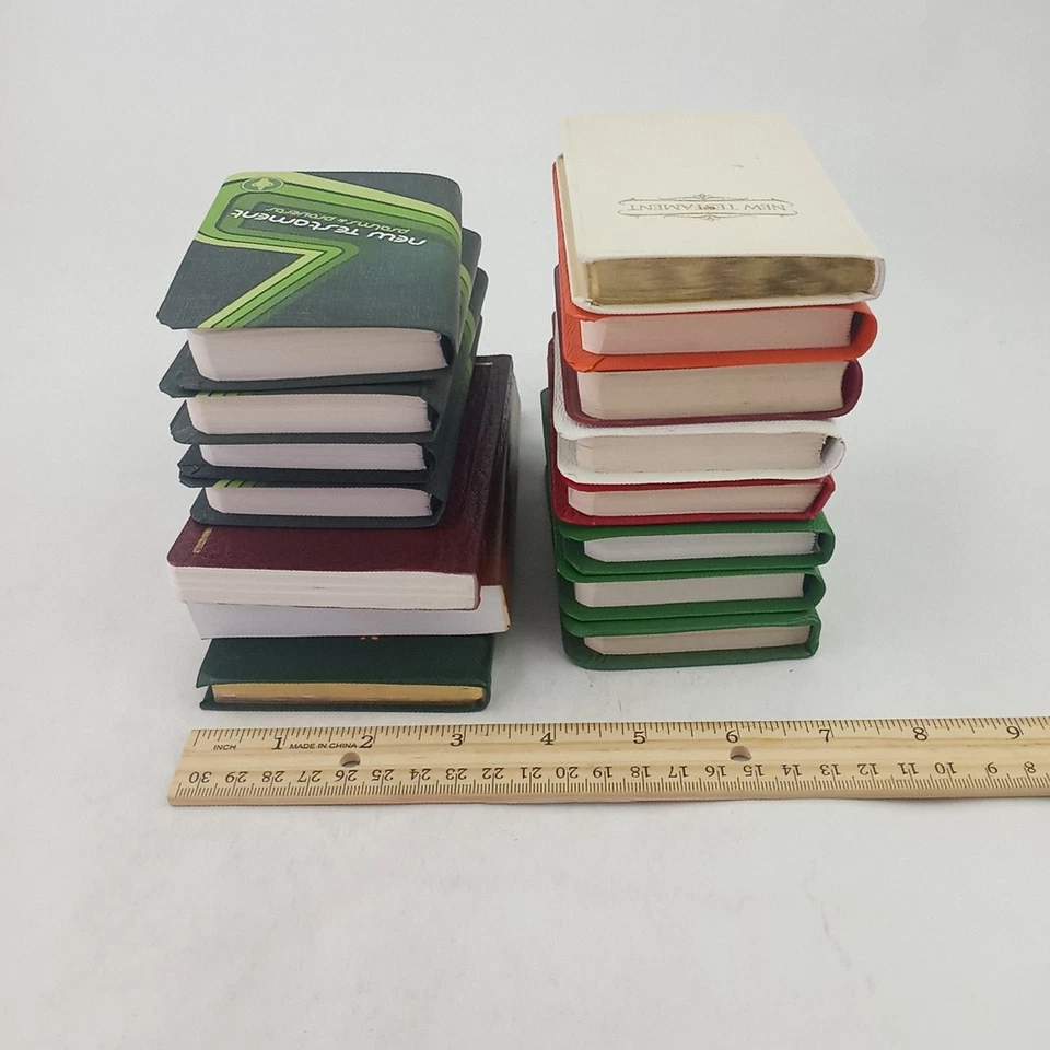 Lot of 15 Gideon New Testament Pocket Bible lot - Psalms Proverbs - mini bibles - Image 4 of 4