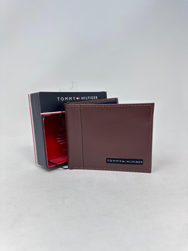 Tommy Hilfiger Cambridge Passcase Billfold Wallet (6227) - Tan, C2(D547T)